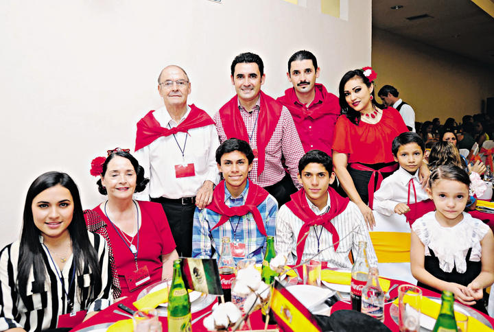 Ana Lucí­a, Marí­a Cristina, Ángel, José Miguel, Marí­a Fernanda, José Enrique, Rocío, Ángel, Gerardo y Ángel Francisco.