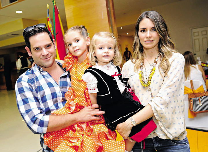 Jorge, Jimena, Lucí­a y Regina.