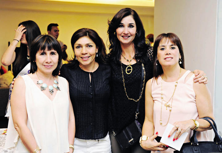 Fernanda y Sofí­a. Liz, Paty, Mónica y Bety.