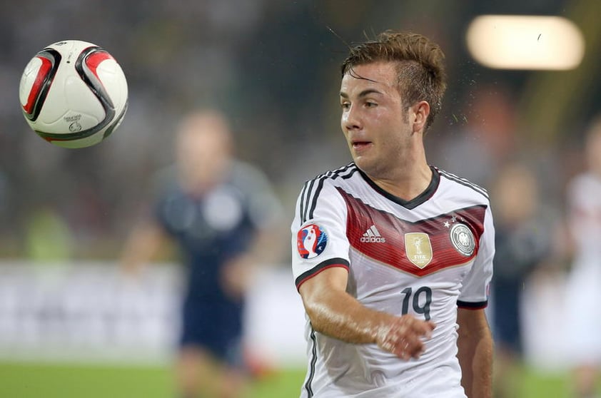 Un alemán más, Mario Goetze busca el premio.