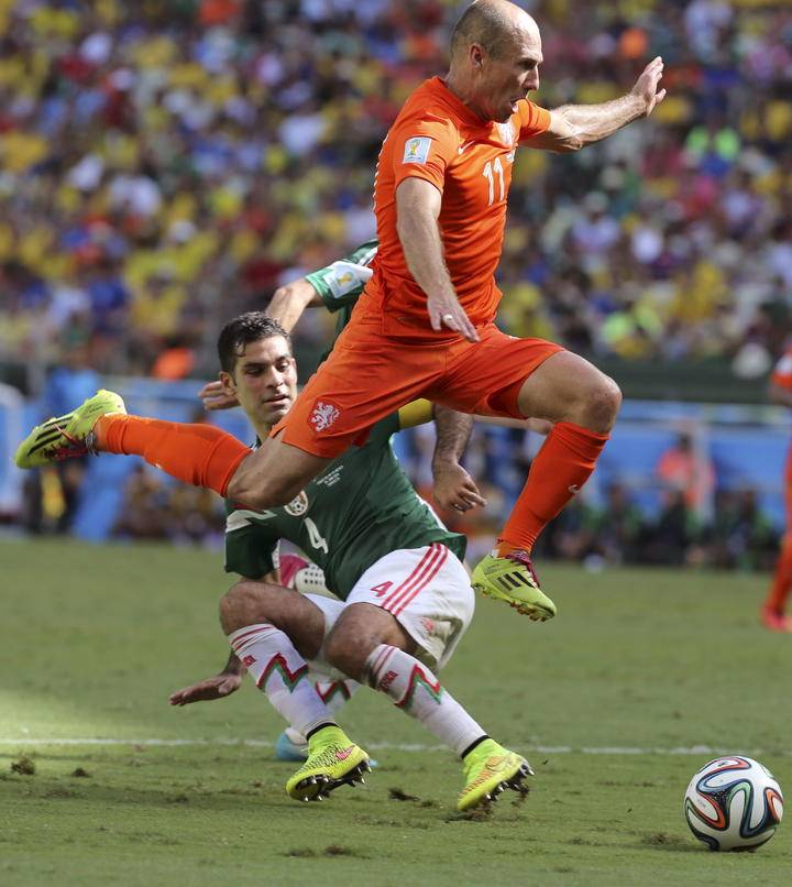 Robben tuvo un Mundial espectacular y ganó trofeos con el Bayern.