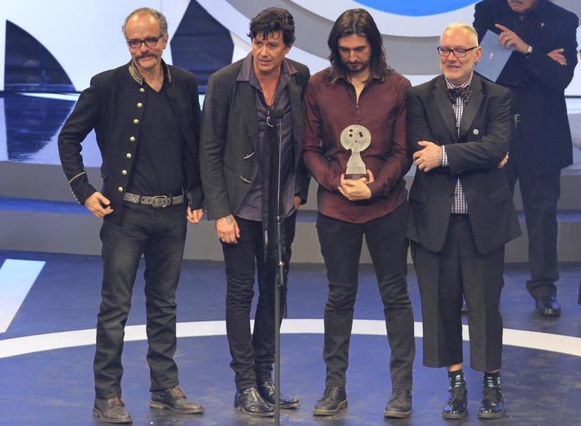 La banda Caifanes fue premiada con el reconocimiento especial “Precursores del rock mexicano contemporáneo”, a lo que Saúl Hernández vocalista agradeció, mientras expresó su gusto por volver a estar en los escenarios con sus compañeros.