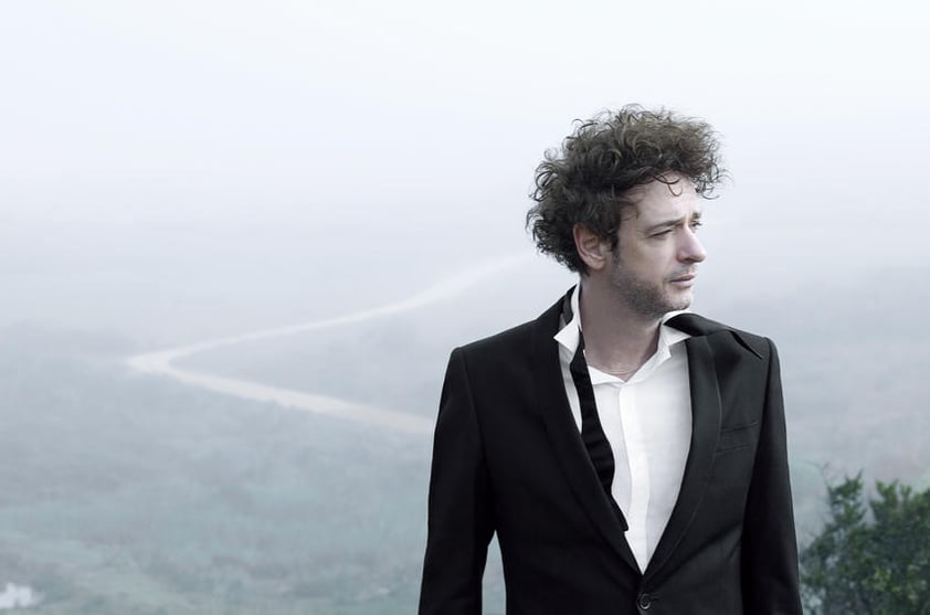 04 de septiembre | Gustavo Cerati. El músico y compositor argentino encontró su despertar del coma en otro mundo, pues falleció en esta fecha causando conmoción en el mundo del espectáculo a nivel internacional.