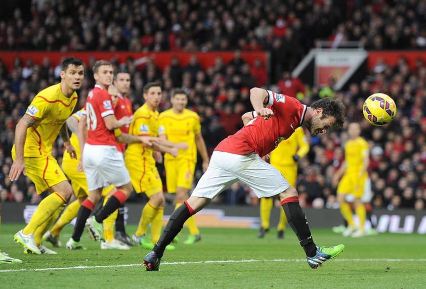 Juan Mata cerraría las pizarras con el contundente 3-0 sobre un Liverpool que pese a su buen manejo de juego, no pudo concretar jugadas claras de gol.