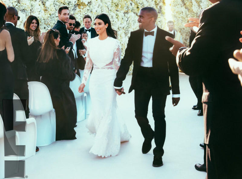 La boda de Kim Kardashian y Kanye West se realizó en un castillo medieval y contó con actos de cantantes como Lana del Rey y Andrea Bocelli, tuvo un costo de 120 millones de dólares, según la revista "People".