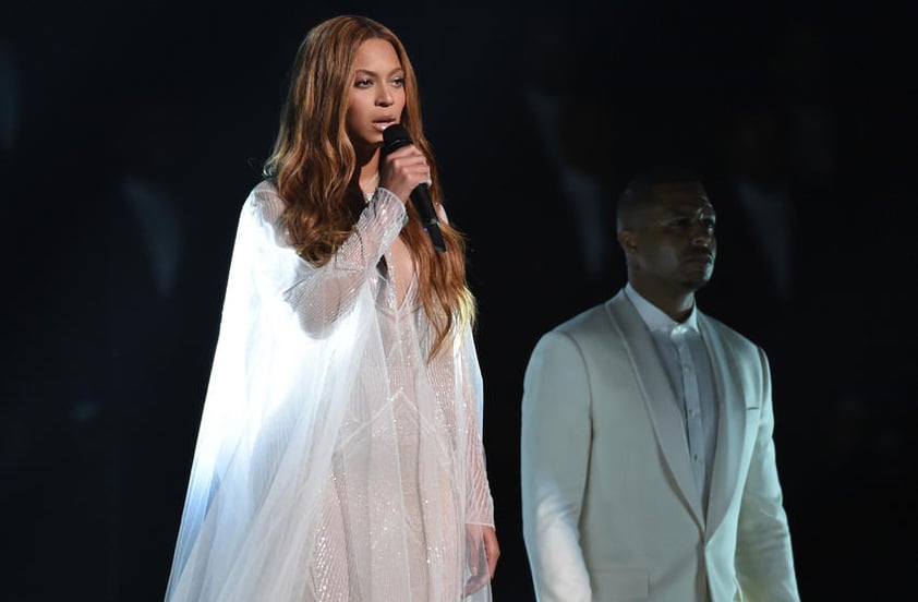 Beyonce realizó una emotiva presentación de Take my hand.