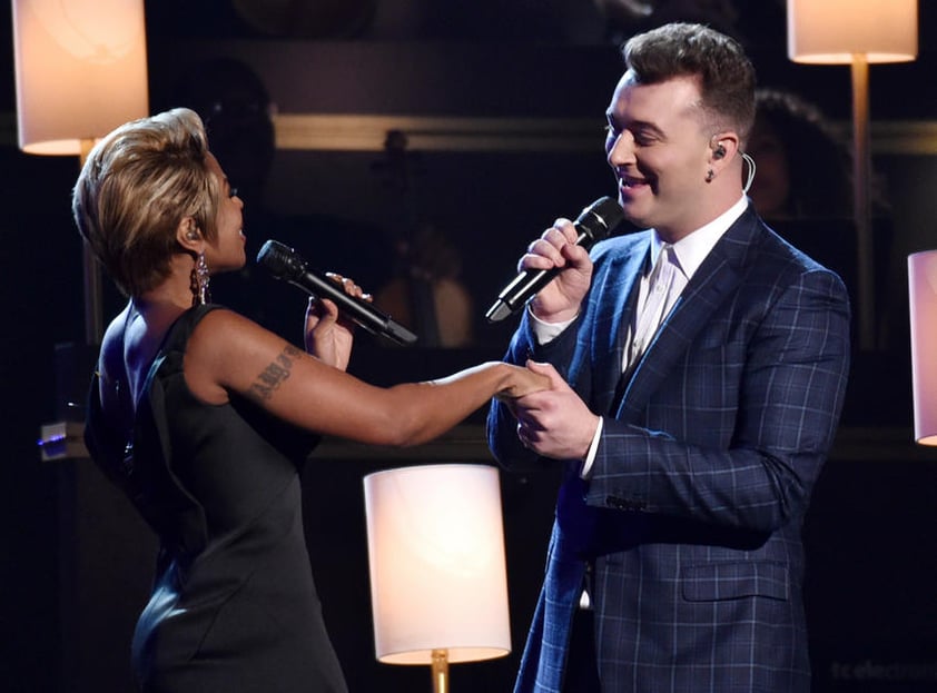 Después de ganar dos premios, tocó el turno de la presentación musical de Sam Smith junto a Mary J. Blige.