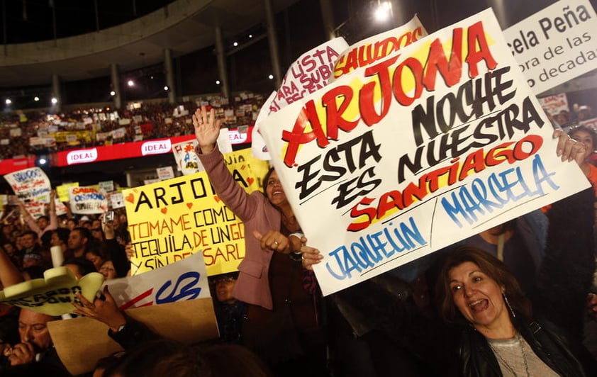 Los temas de Arjona fueron coreados por las 15 mil personas asistentes a la Quinta Vergara.