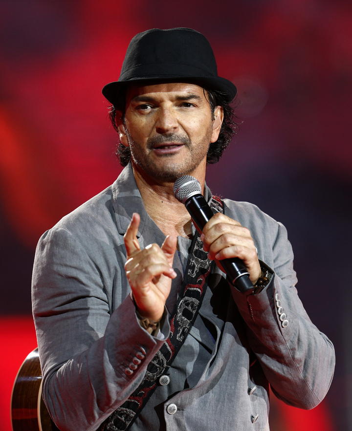 Arjona fue el encargado de abrir la segunda jornada viñamarina con un show similar al que montó en su “Viaje Tour”.