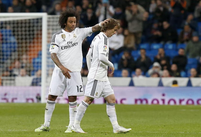 Modric recibió la ovación del presente tras salir de cambio al minuto 70 por Asier Illarramendi.