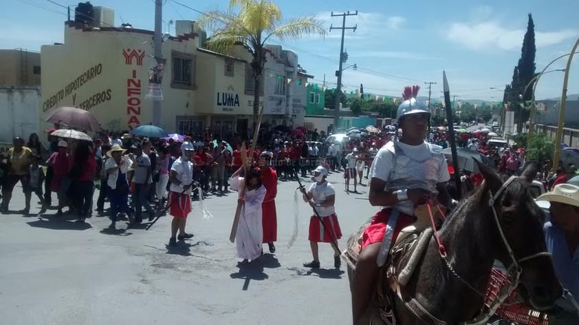 "Es el corazón de la Semana Santa, hay que meditar lo aunque Dios ha hecho y sigue haciendo por nosotros; entregó a su hijo por nosotros, por nuestra salvación para que sigamos su camino", comentó el vicario de la Diócesis de Gómez Palacio, el padre Julio Carrillo Gaucin.