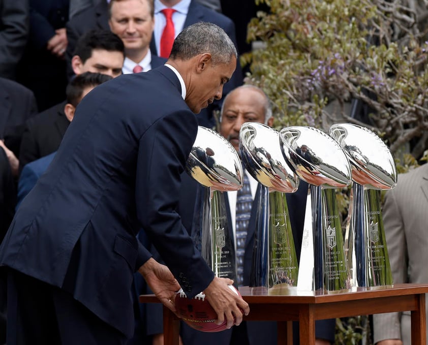 El presidente Barak Obama no perdió la oportunidad de bromear con los campeones del Super Bowl XLIX