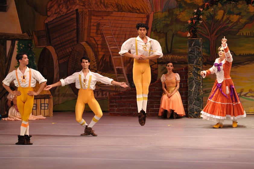 Sin duda alguna, una gran tarde para los laguneros que disfrutaron de este ballet clásico.