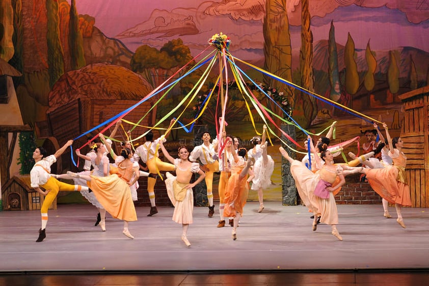 La Compañía Nacional de Danza presentó "La niña malcriada" ("La fille mal gardeé"), en el marco del Segundo Encuentro Nacional de Danza.