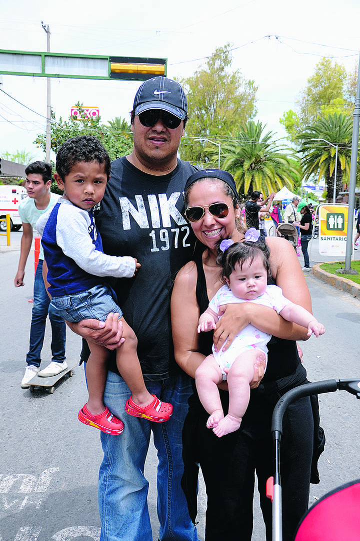 EN FAMILIA.  Roberto, Jesús, Cristina y Eugenia.