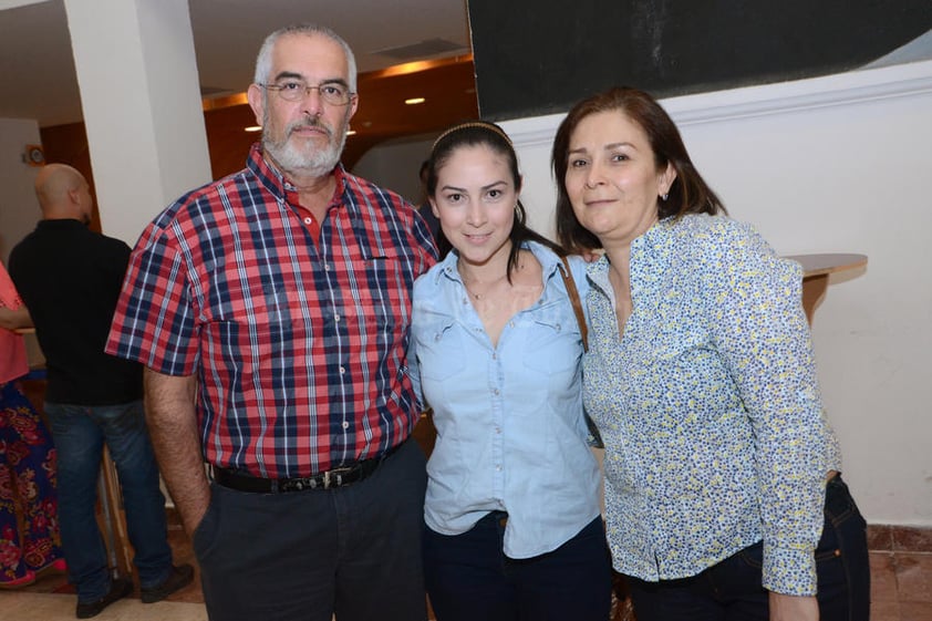 José Luis, Jessica y Rosy.