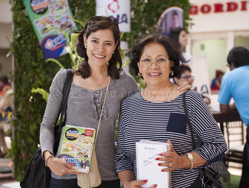 Nancy de Muro y Elba Sifuentes.