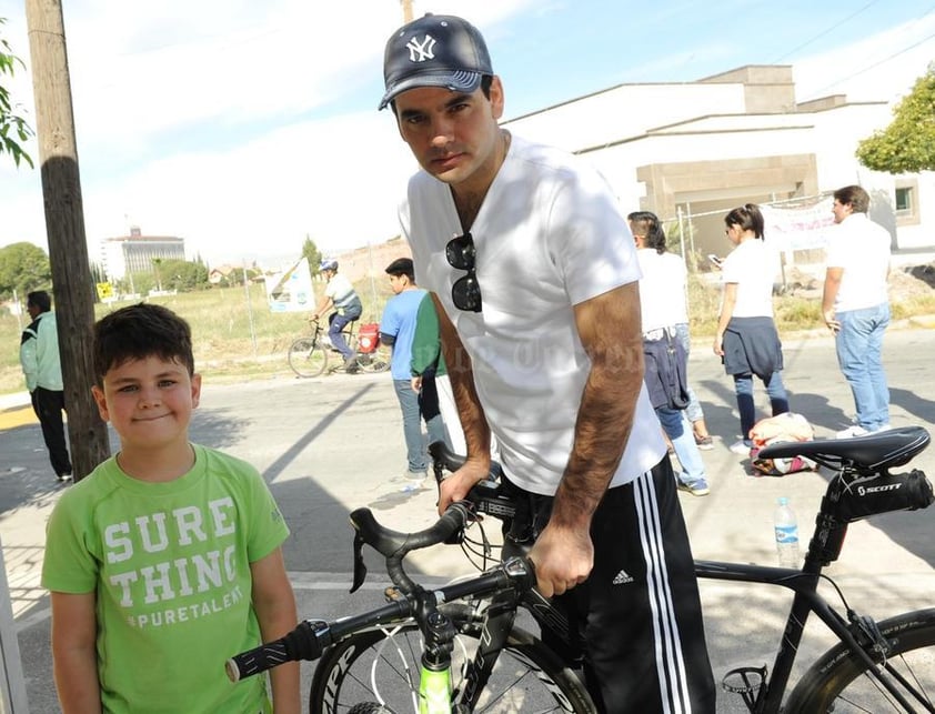 CONVIVEN EN FAMILIA.  Raúl y Andrés.