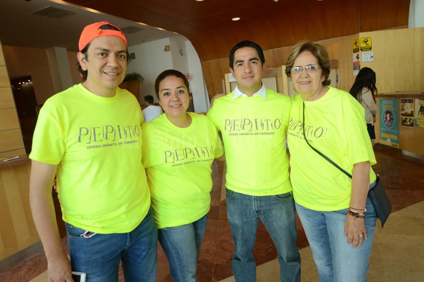 Arturo, Montse, Rodrigo y Ruth Idalia.