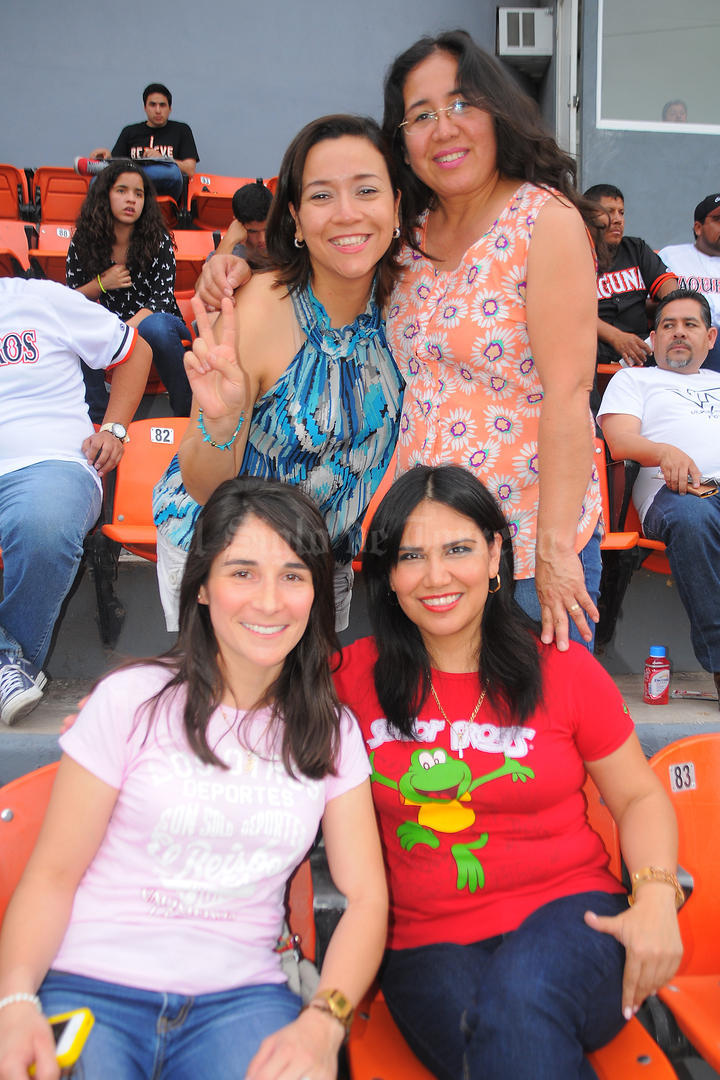 July, Lorena, Carolina y Magdalena.