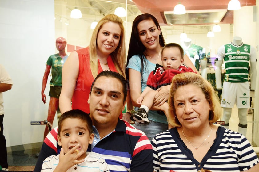 Daniela, Luisa, Patricio y Romina.