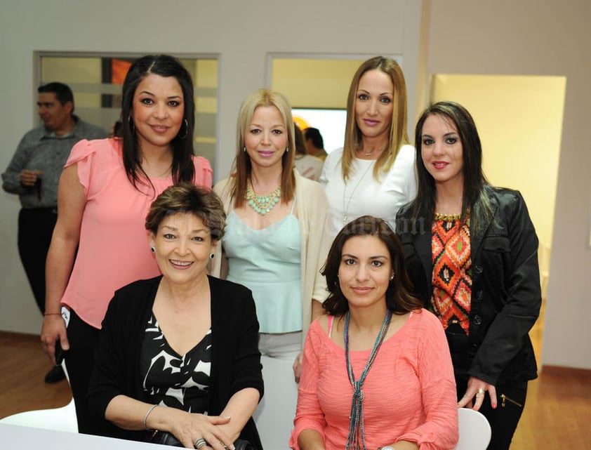 Mónica, Paty, Lorena, Sofi, Patricia y Lorena.