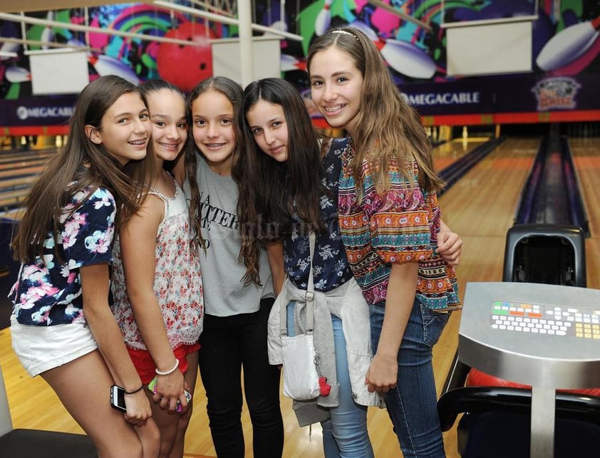 Natalia, Anacris, Ale, Sofi y Sofi.