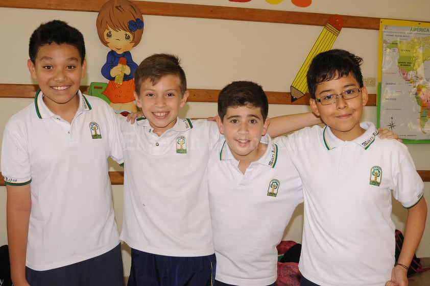 José, Alexis, Carlos y Santiago.