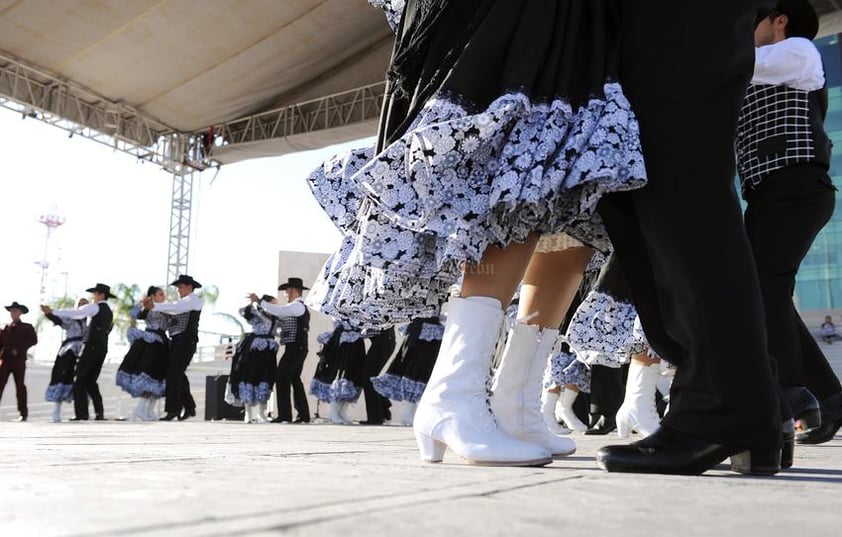 El primer colectivo en aparecer fue el Grupo de Danza Virgen de Guadalupe del Ejido La Unión.