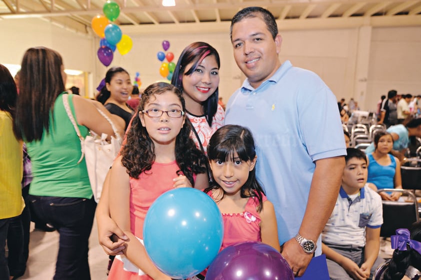 04052015 FESTEJO DEL DíA DEL NIñO.  Familia Holguín Noval.