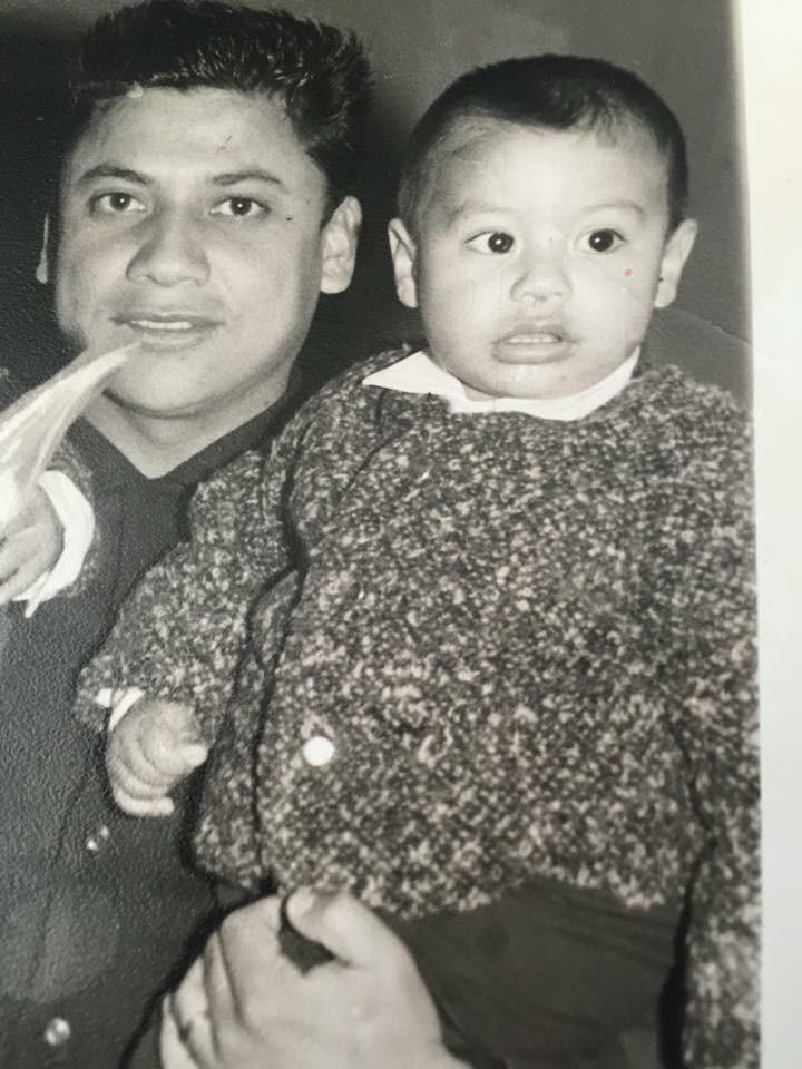 Hugo Rodriguez con su hijo Hugo al cumplir un año de edad en 1967