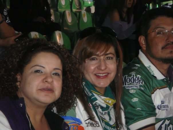 Vero, Sonia y Luis Manuel Cazares.