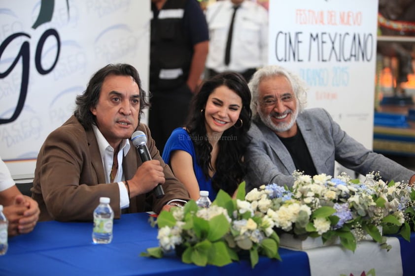 Previo al evento se realizó una rueda de prensa en el centro comercial Paseo Durango, donde tanto medios como público en general escucharon las expectativas y proyectos de los padrinos.