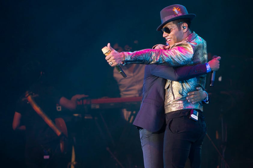 En su primer concierto estuvo con él y 10 años después Kalimba compartió el escenario con Samo, a quien recibió con un efusivo abrazo.