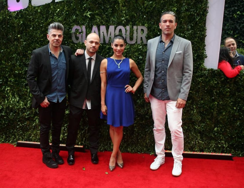 Por la alfombra roja, también desfilaron varios artistas nacionales que acudieron a ver la película, como la banda Playa Limbo.