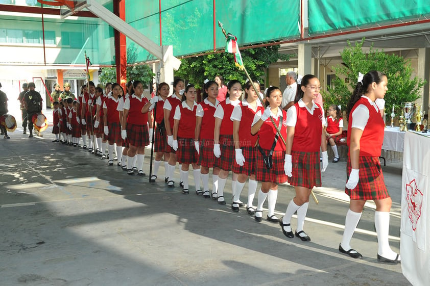 El Colegio La Paz cierra sus puertas con 325 alumnos.