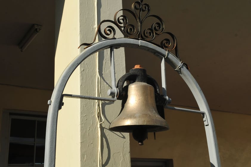 Por última vez sonó la campana del Colegio La Paz tras 109 años.