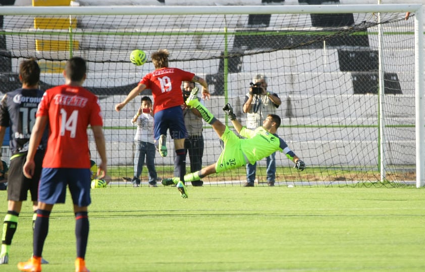 Al 85', se decretó penal a favor de Veracruz, fue cobrado por Aníbal Zurdo con potencia y colocó el 1-1. Él mismo marcó el gol de la diferencia en el minuto 92', para dar la victoria a los Tiburones.