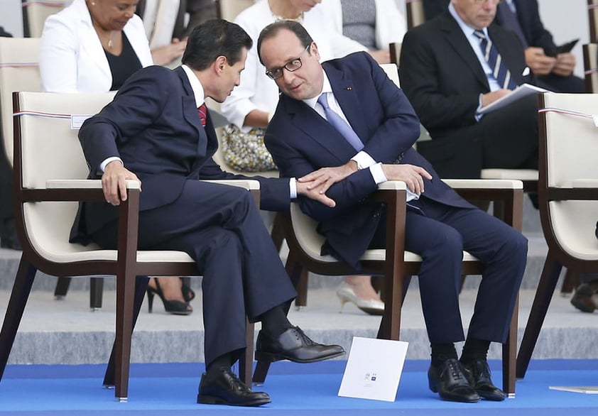 Ambos mandatarios conversaron durante la ceremonia.