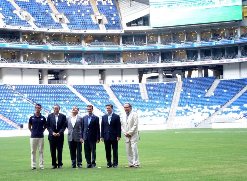 Se generaron cinco mil empleos directos en la construcción de este estadio.