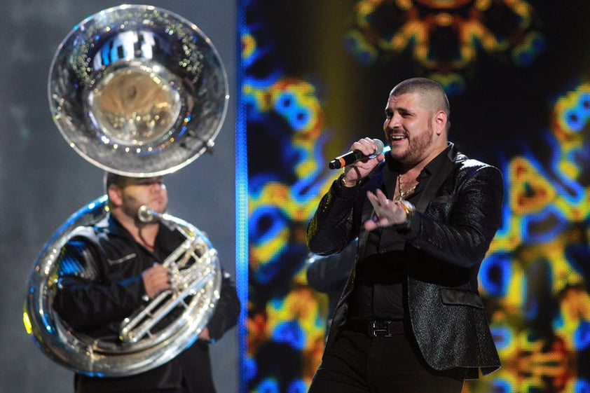 Alfredo Rios "El Komander" también subió a cantar al escenario del Palacio de los Deportes.