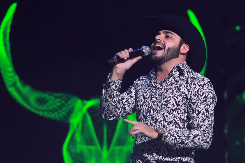 Gerardi Ortiz ambientó la premiación con su música.