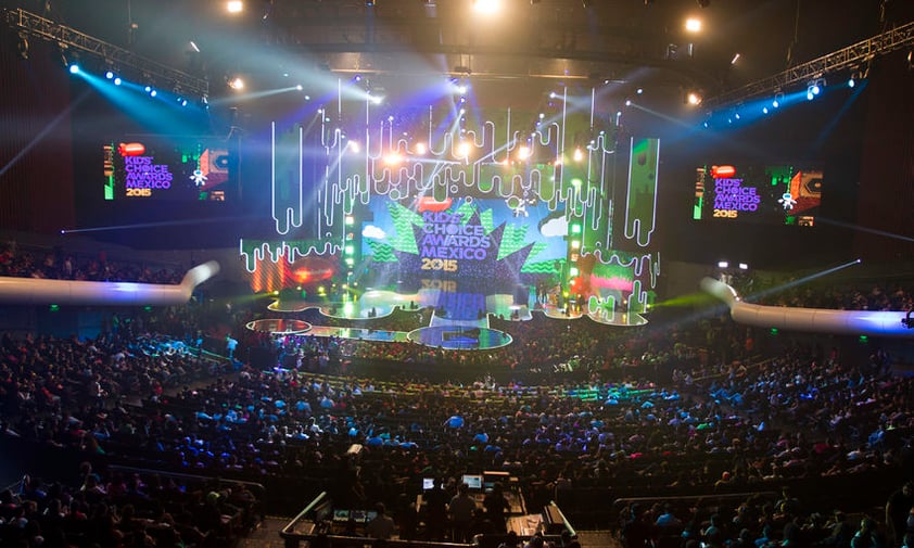 Un imponente escenario fue montado en el Auditorio Nacional para los Kids' Choice Awards.