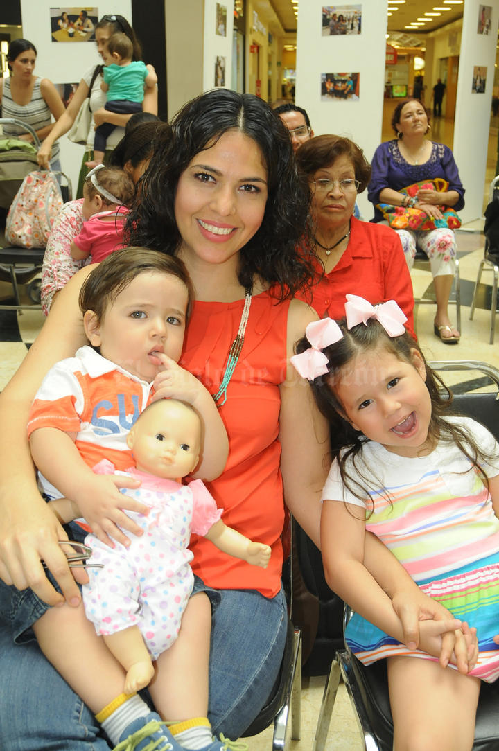 15082015 Marcela, Salma y Joshua.