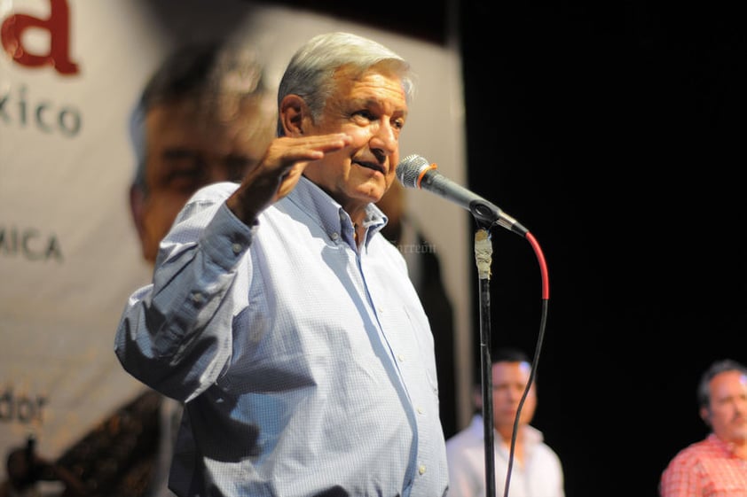 Andrés Manuel López Obrador afirmó durante su vista a Gómez Palacio que es una burla la resolución emitida por la Secretaría de la Función Pública en el caso de la llamada Casa Blanca, al determinar que no existe conflicto de intereses entre el presidente Enrique Peña Nieto y su esposa.