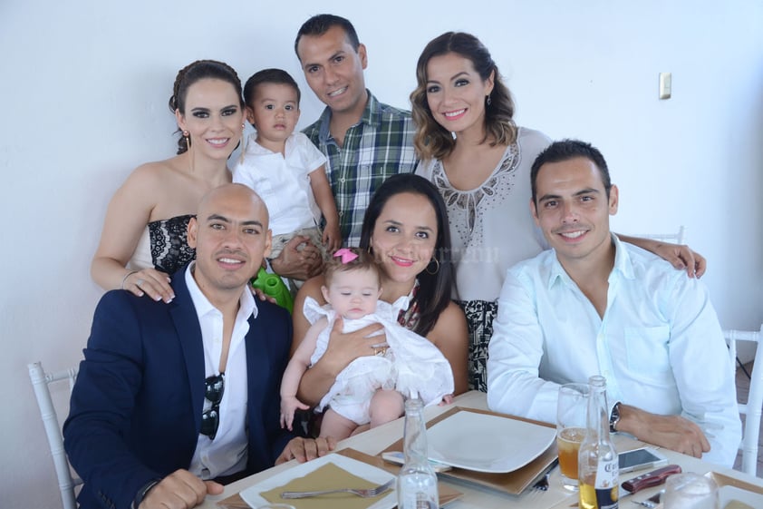 Armando, Valeria, Jerry, Cristy, Marcelo, Christian y Cynthia