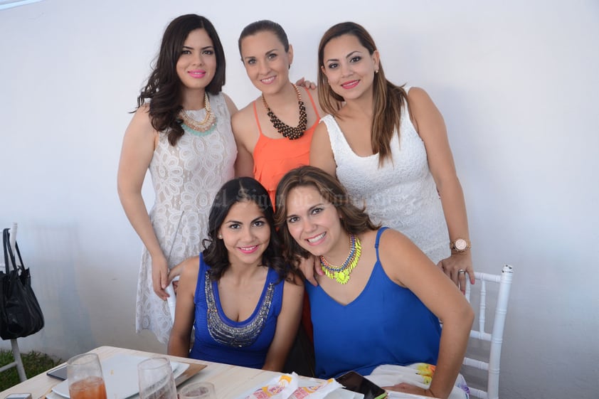 Luly, Melis, Cecy, Vania y Angélica