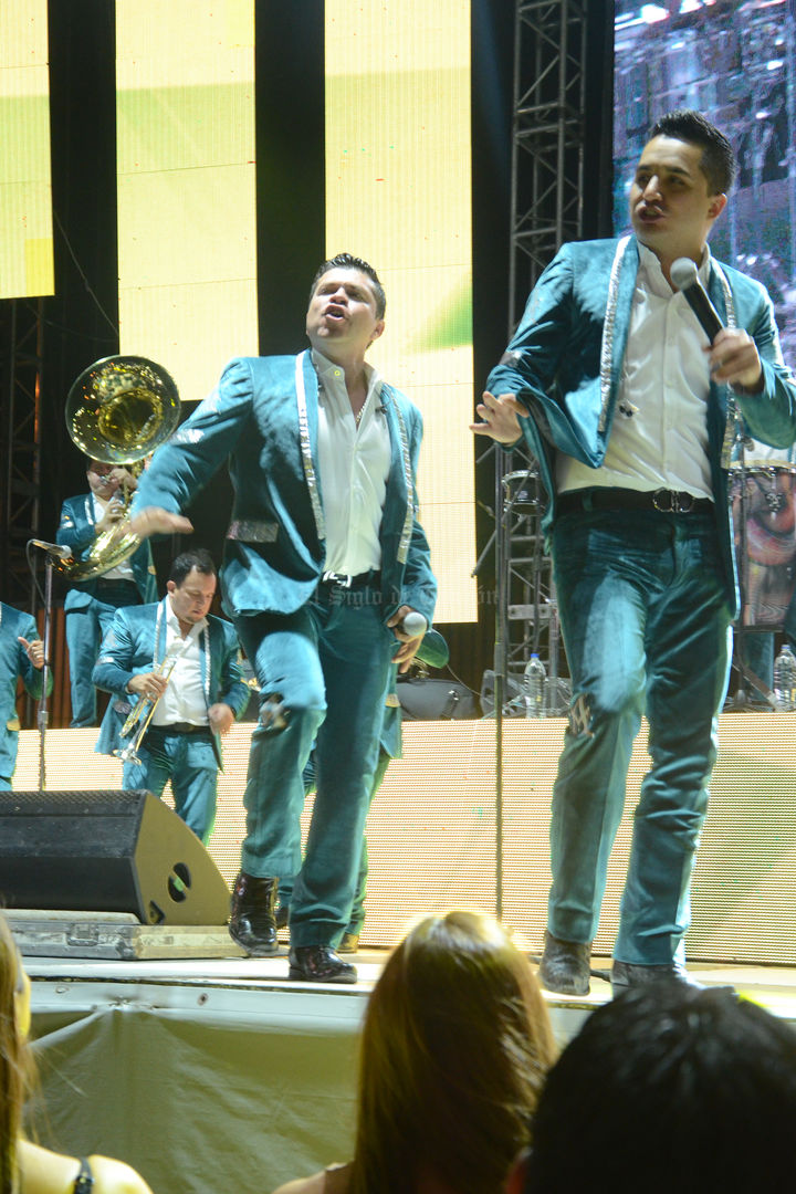 La Arrolladora congregó a miles de personas en la Feria de Torreón.