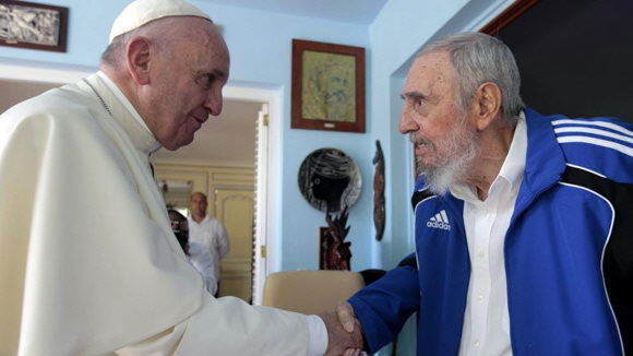 Una imagen invaluable la de la reunión entre el expresidente Fidel Castro y el Papa Francisco.