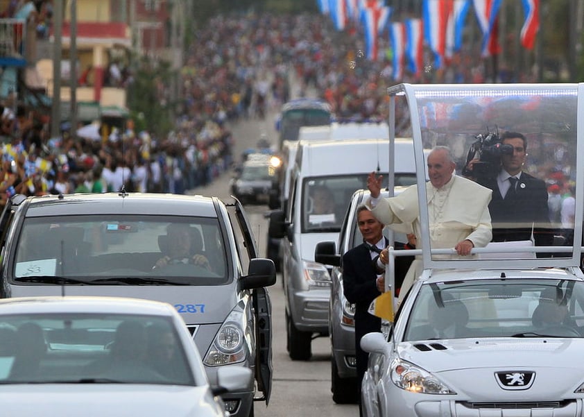 El Papa se mostró muy efusivo con los cubanos.